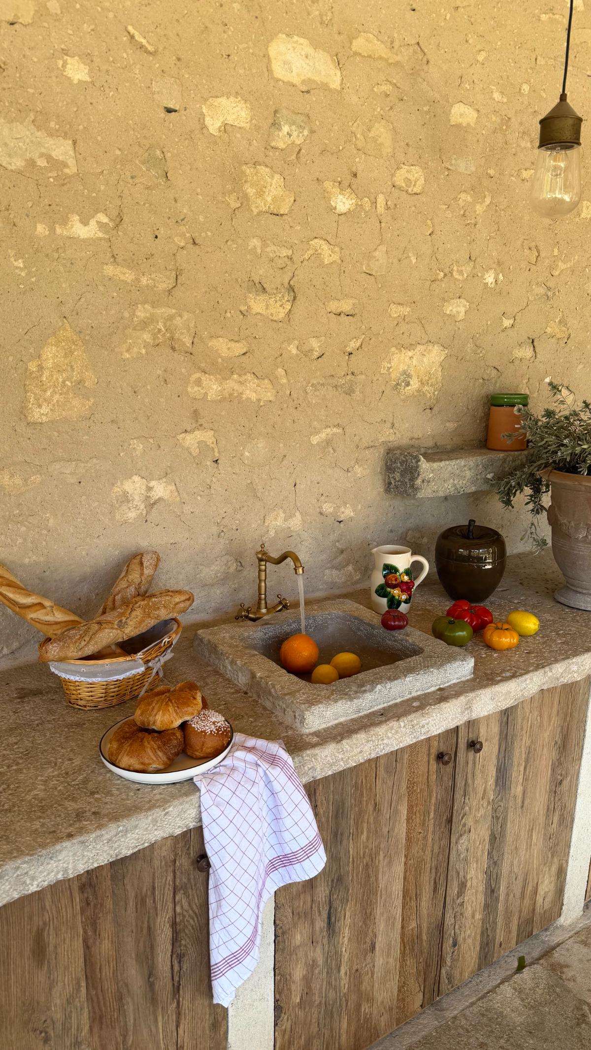 Outdoor kitchen